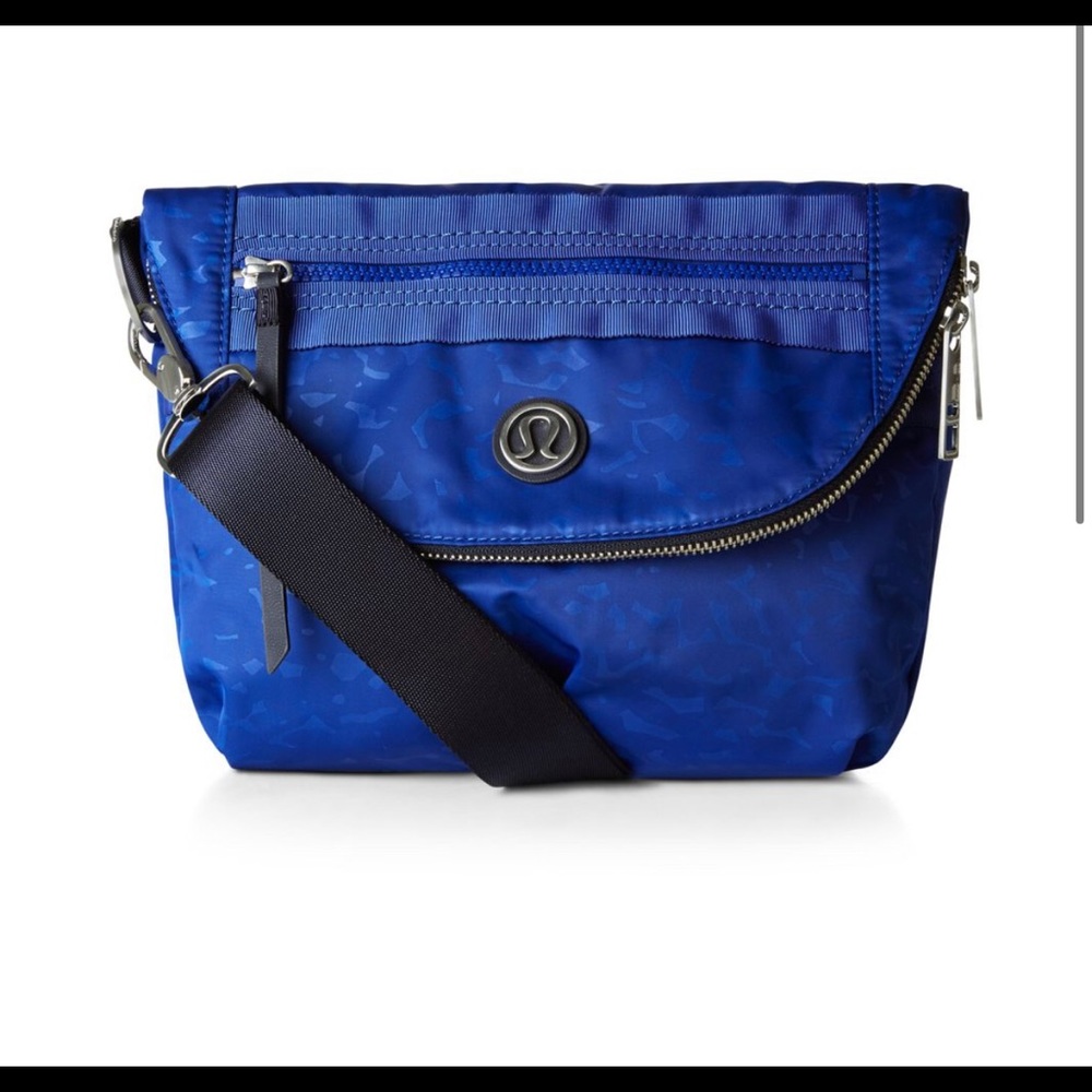 NWT Lululemon Festival Bag Shadow Sapphire Blue